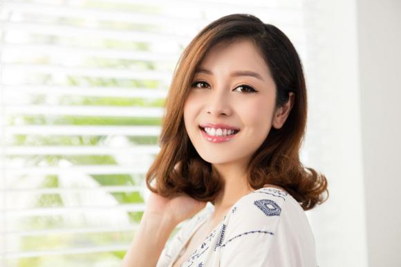 Mang thai lần 4, Hoa hậu Jennifer Phạm vẫn xinh đẹp rạng ngời ở tháng thứ 6 thai kỳ-6